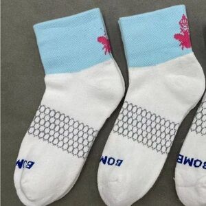 Bombas Women's Socks in White and Light Blue with Pink Accent